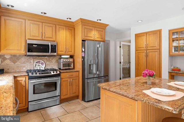 1495 ESTATE LN, Southampton, PA 18966