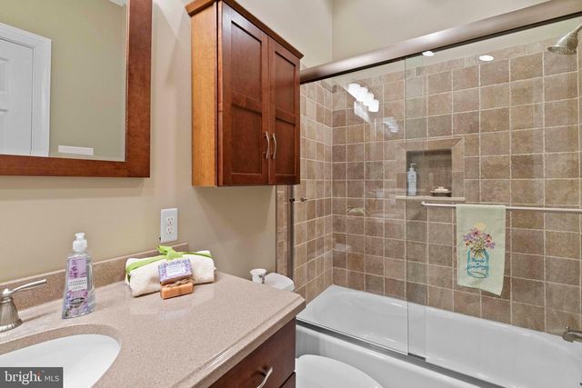 1495 ESTATE LN, Southampton, PA 18966