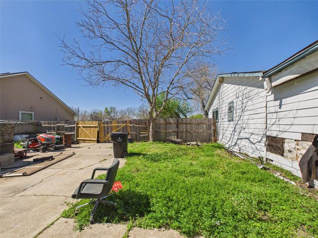 2725 Redbud Lane, Alvin, TX 77511