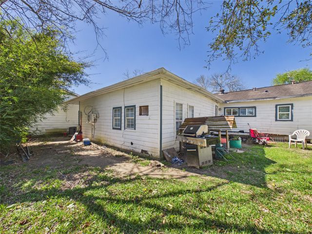 2725 Redbud Lane, Alvin, TX 77511