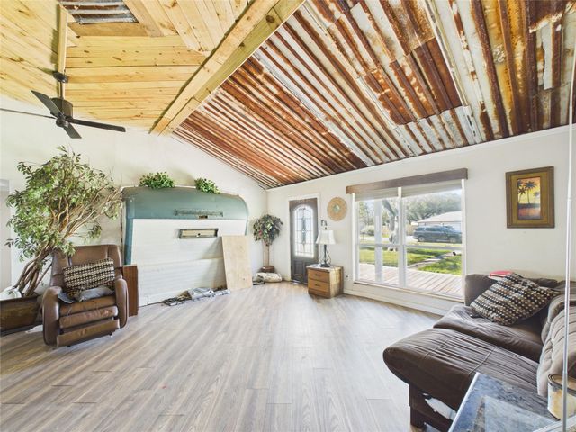 2725 Redbud Lane, Alvin, TX 77511