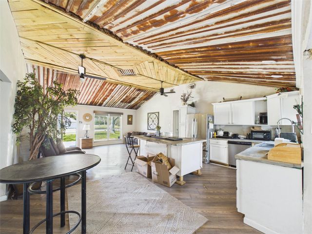 2725 Redbud Lane, Alvin, TX 77511