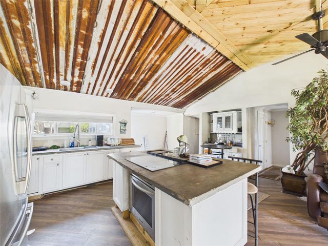 2725 Redbud Lane, Alvin, TX 77511