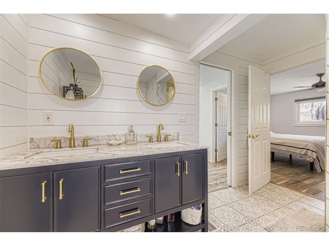 3255 S Corona St, Englewood, CO 80113