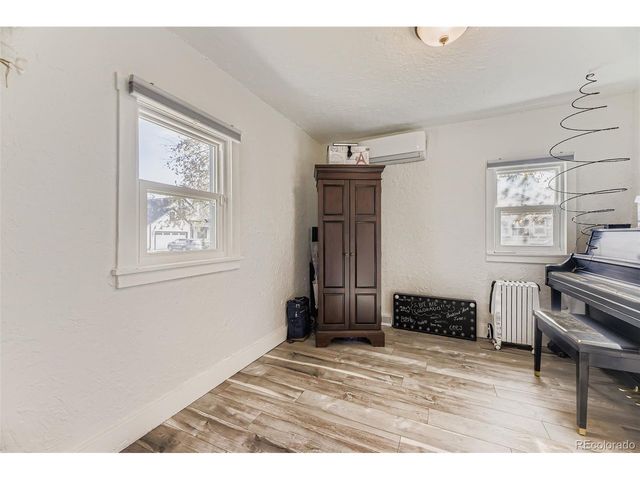 3255 S Corona St, Englewood, CO 80113