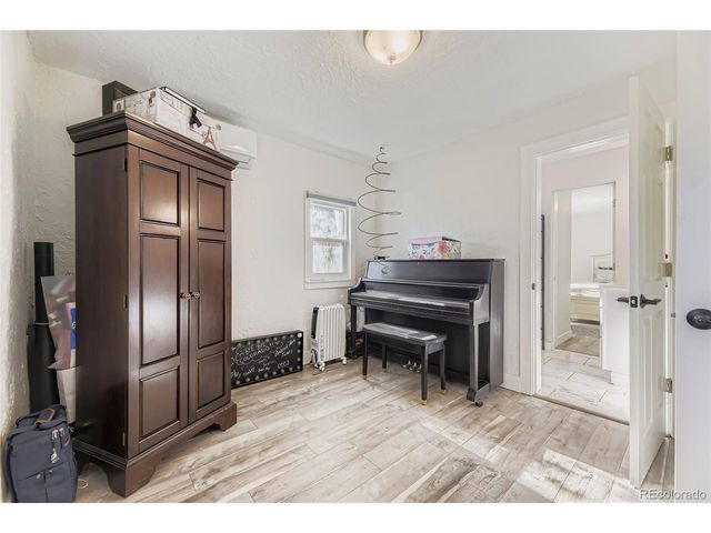 3255 S Corona St, Englewood, CO 80113