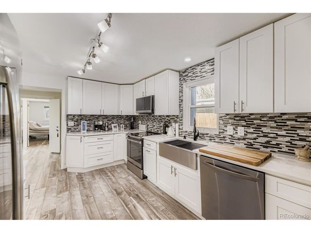 3255 S Corona St, Englewood, CO 80113