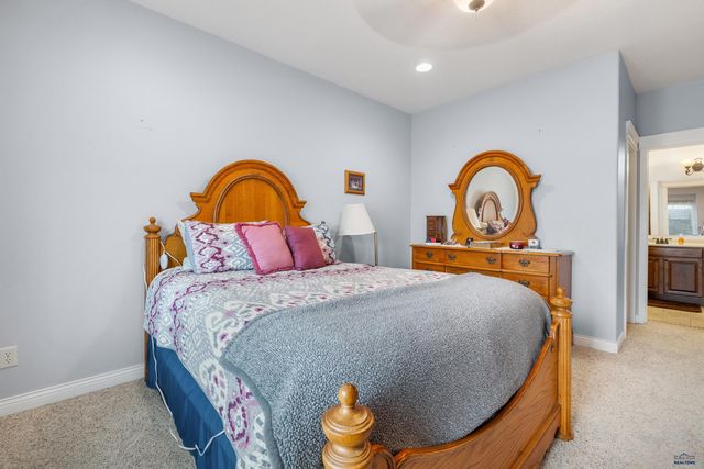 1222 E OAKLAND, Rapid City, SD 57701