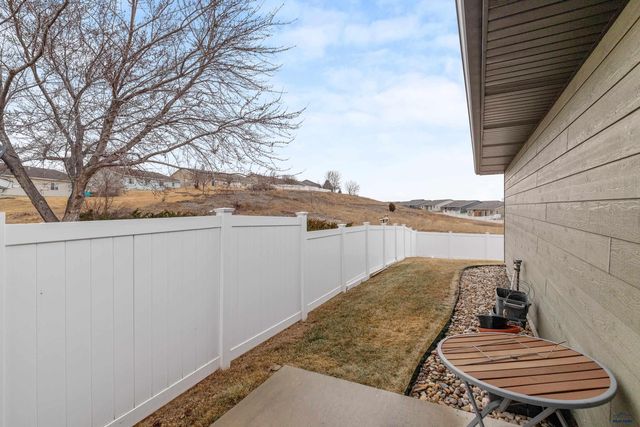 1222 E OAKLAND, Rapid City, SD 57701