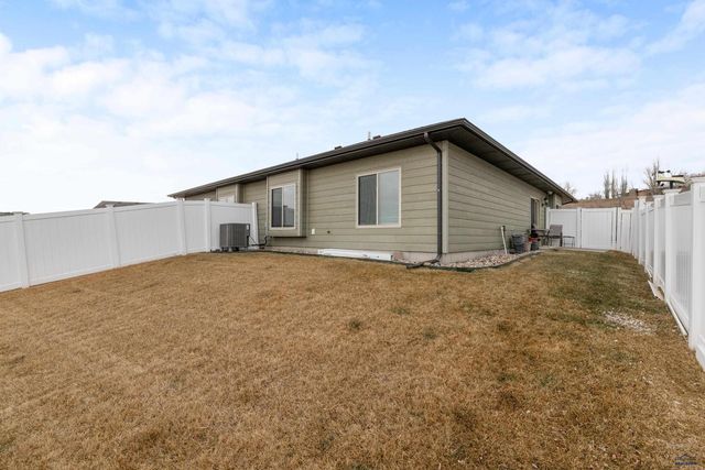 1222 E OAKLAND, Rapid City, SD 57701