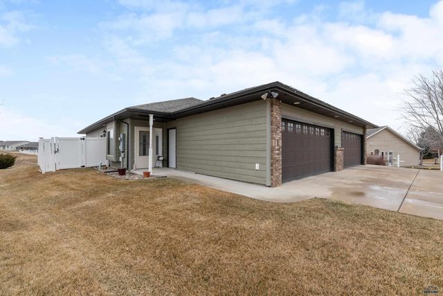 1222 E OAKLAND, Rapid City, SD 57701