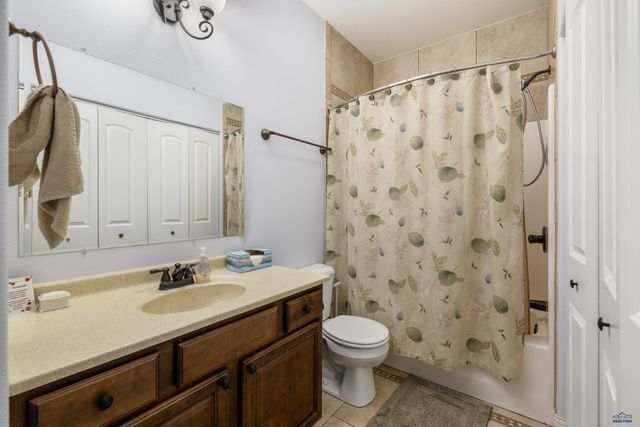 1222 E OAKLAND, Rapid City, SD 57701