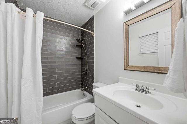 270 Parkmont Court, Roswell, GA 30076