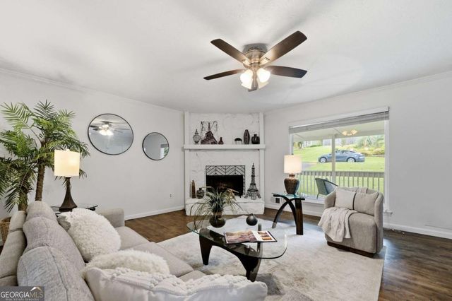 270 Parkmont Court, Roswell, GA 30076