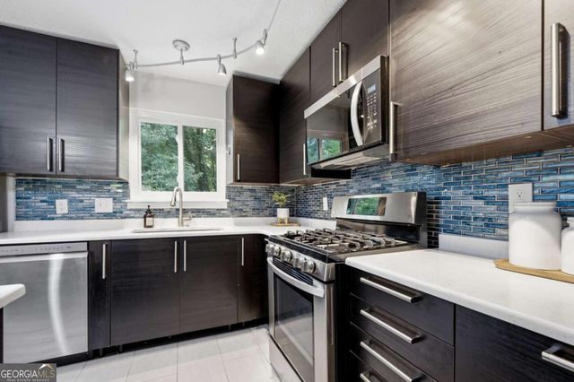270 Parkmont Court, Roswell, GA 30076