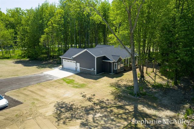 5739 130th Avenue, Fennville, MI 49408