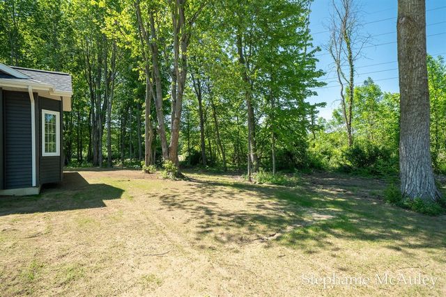 5739 130th Avenue, Fennville, MI 49408