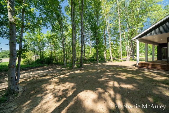 5739 130th Avenue, Fennville, MI 49408