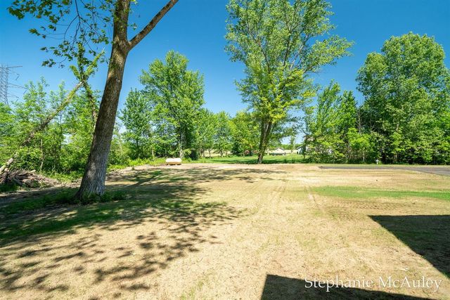 5739 130th Avenue, Fennville, MI 49408