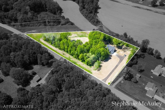 5739 130th Avenue, Fennville, MI 49408