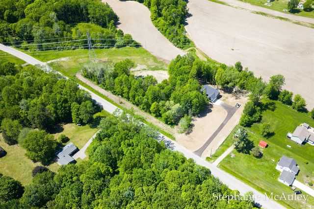 5739 130th Avenue, Fennville, MI 49408