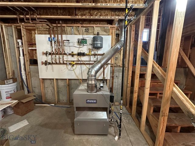 135 Twin Antler Drive, Gallatin Gateway, MT 59730