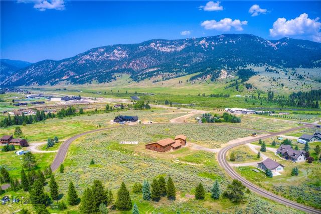 135 Twin Antler Drive, Gallatin Gateway, MT 59730