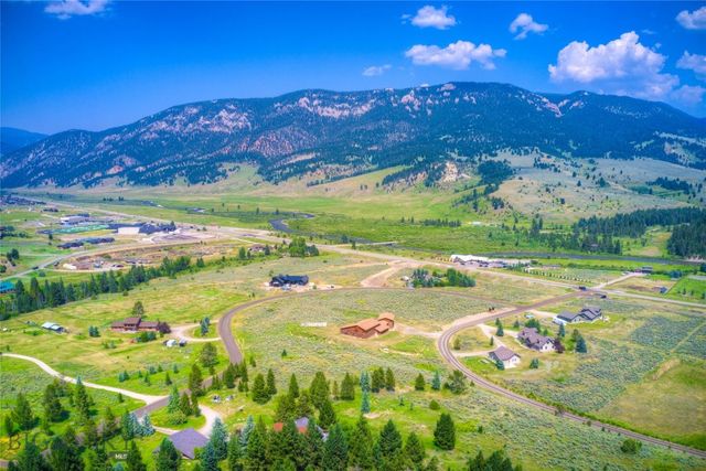 135 Twin Antler Drive, Gallatin Gateway, MT 59730