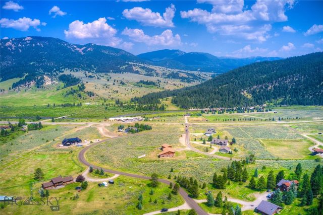 135 Twin Antler Drive, Gallatin Gateway, MT 59730
