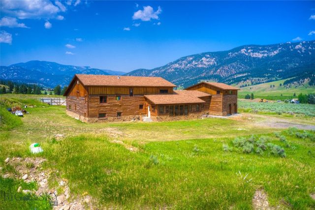 135 Twin Antler Drive, Gallatin Gateway, MT 59730