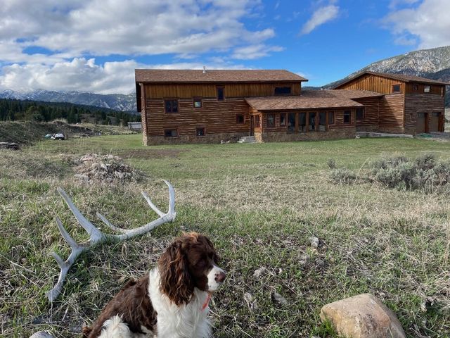 135 Twin Antler Drive, Gallatin Gateway, MT 59730