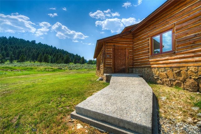 135 Twin Antler Drive, Gallatin Gateway, MT 59730