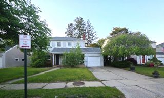 611 Lakeview Avenue, Rockville Centre, NY 11570
