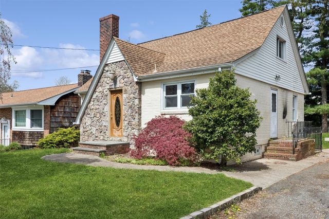 107 E 25th Street, Huntington Station, NY 11746