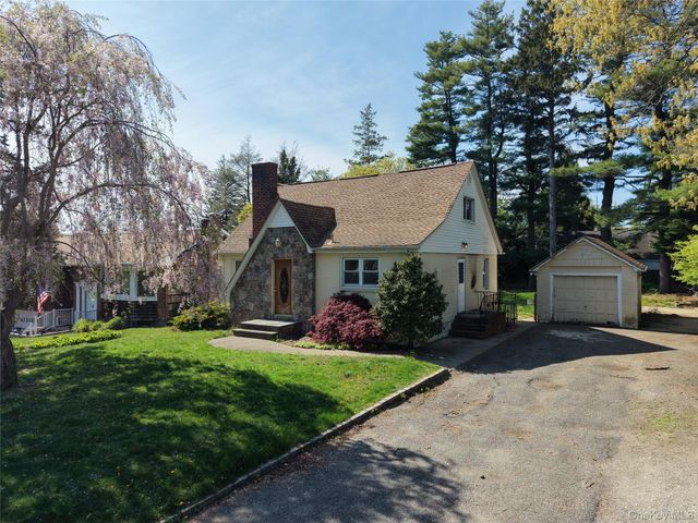 107 E 25th Street, Huntington Station, NY 11746