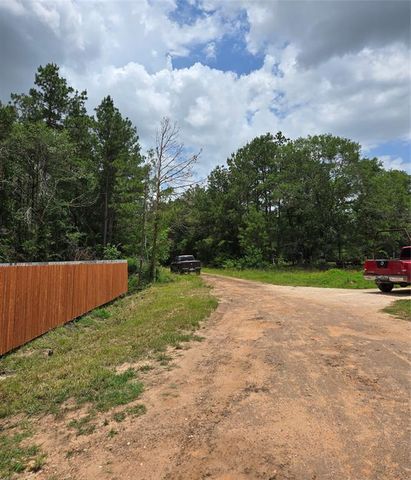 8779 Pin Oak Drive, Plantersville, TX 77363