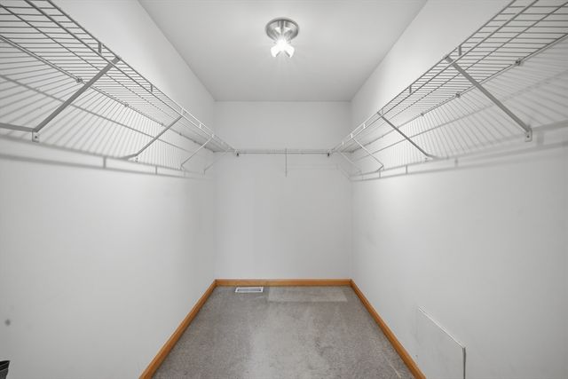 138 Vineland Ave, East Longmeadow, MA 01028