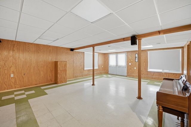 138 Vineland Ave, East Longmeadow, MA 01028