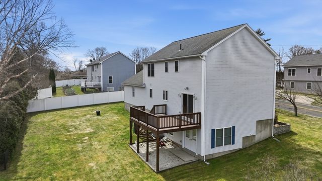 138 Vineland Ave, East Longmeadow, MA 01028