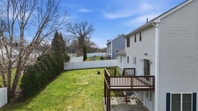 138 Vineland Ave, East Longmeadow, MA 01028