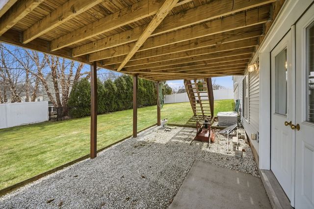 138 Vineland Ave, East Longmeadow, MA 01028