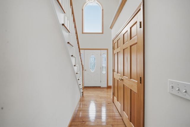 138 Vineland Ave, East Longmeadow, MA 01028