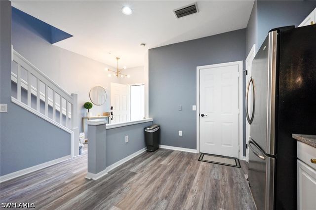 981 Hampton CIR 119, Naples, FL 34105