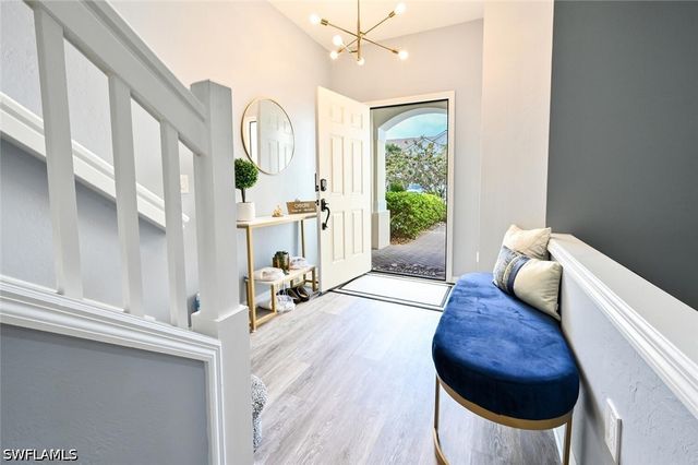 981 Hampton CIR 119, Naples, FL 34105