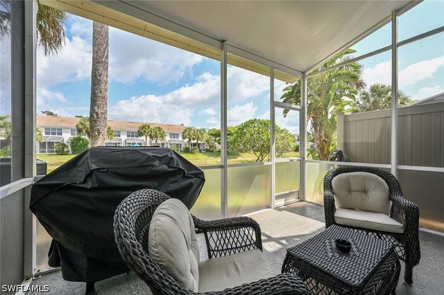 981 Hampton CIR 119, Naples, FL 34105