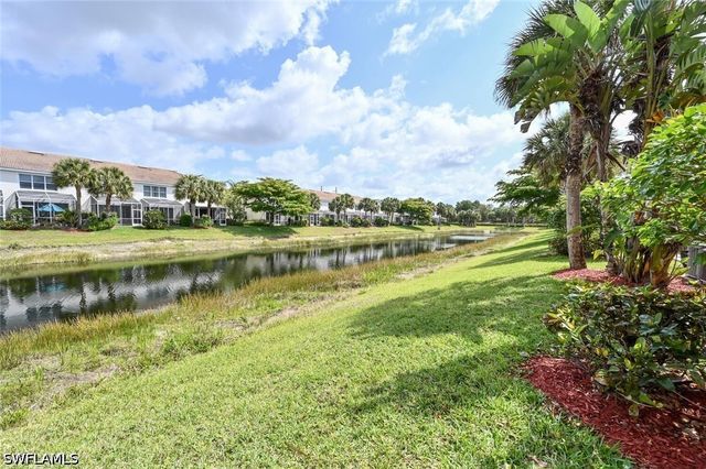 981 Hampton CIR 119, Naples, FL 34105