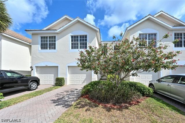 981 Hampton CIR 119, Naples, FL 34105