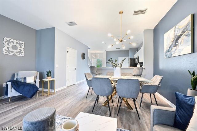 981 Hampton CIR 119, Naples, FL 34105