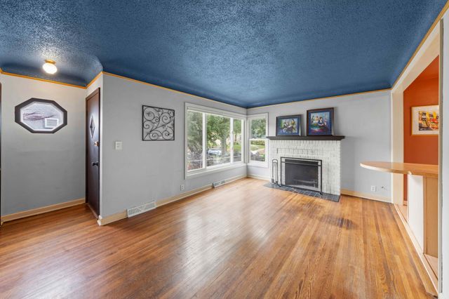 5425 24th Avenue S, Minneapolis, MN 55417