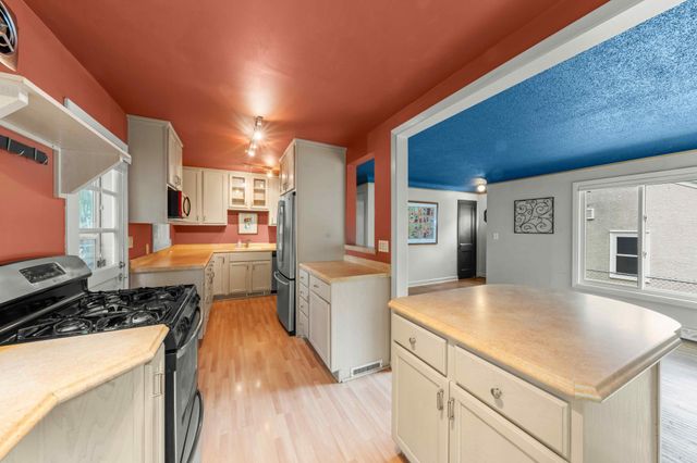 5425 24th Avenue S, Minneapolis, MN 55417
